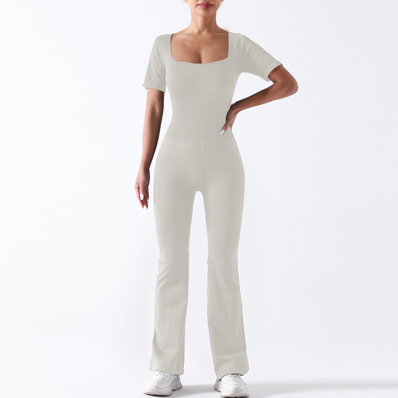 Sculpting One-Piece Sports Yoga Jumpsuit with Moisture-Wicking Fabric
