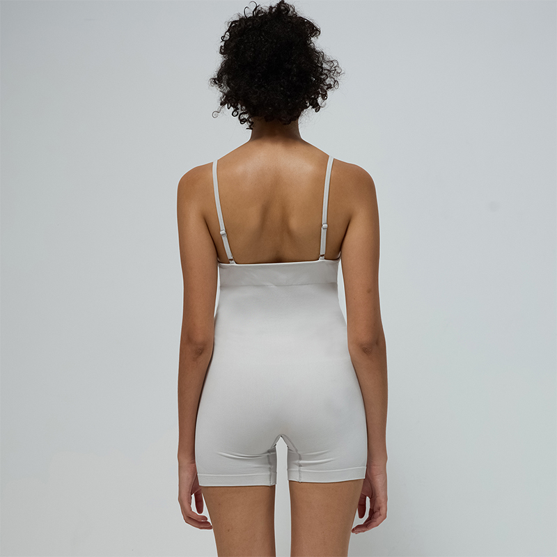 Form-Fitting Sleeveless Sports Yoga Jumpsuit Ideal for Gym